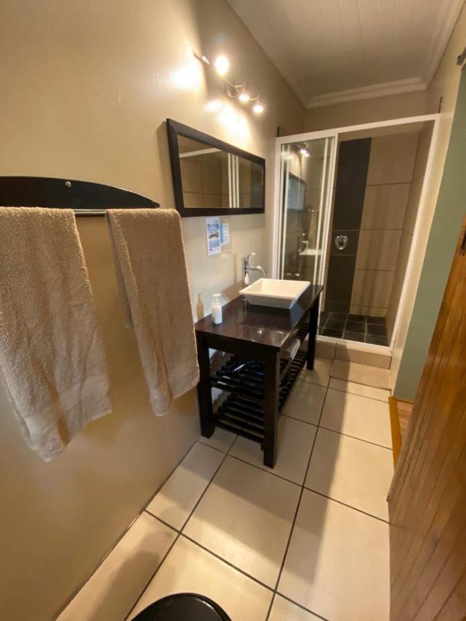 Haus Holzapfel Hotel Beaufort West Luaran gambar