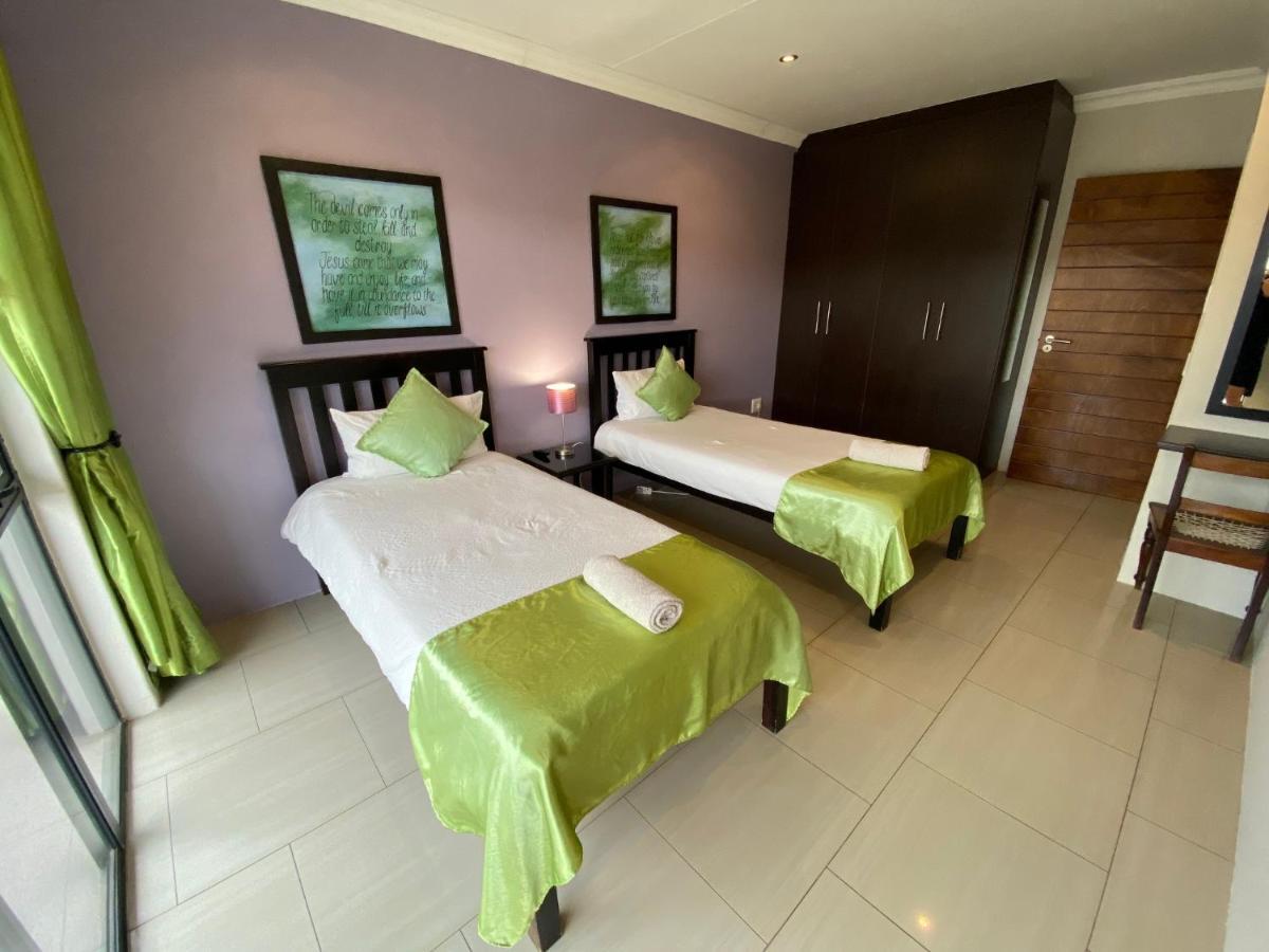 Haus Holzapfel Hotel Beaufort West Luaran gambar