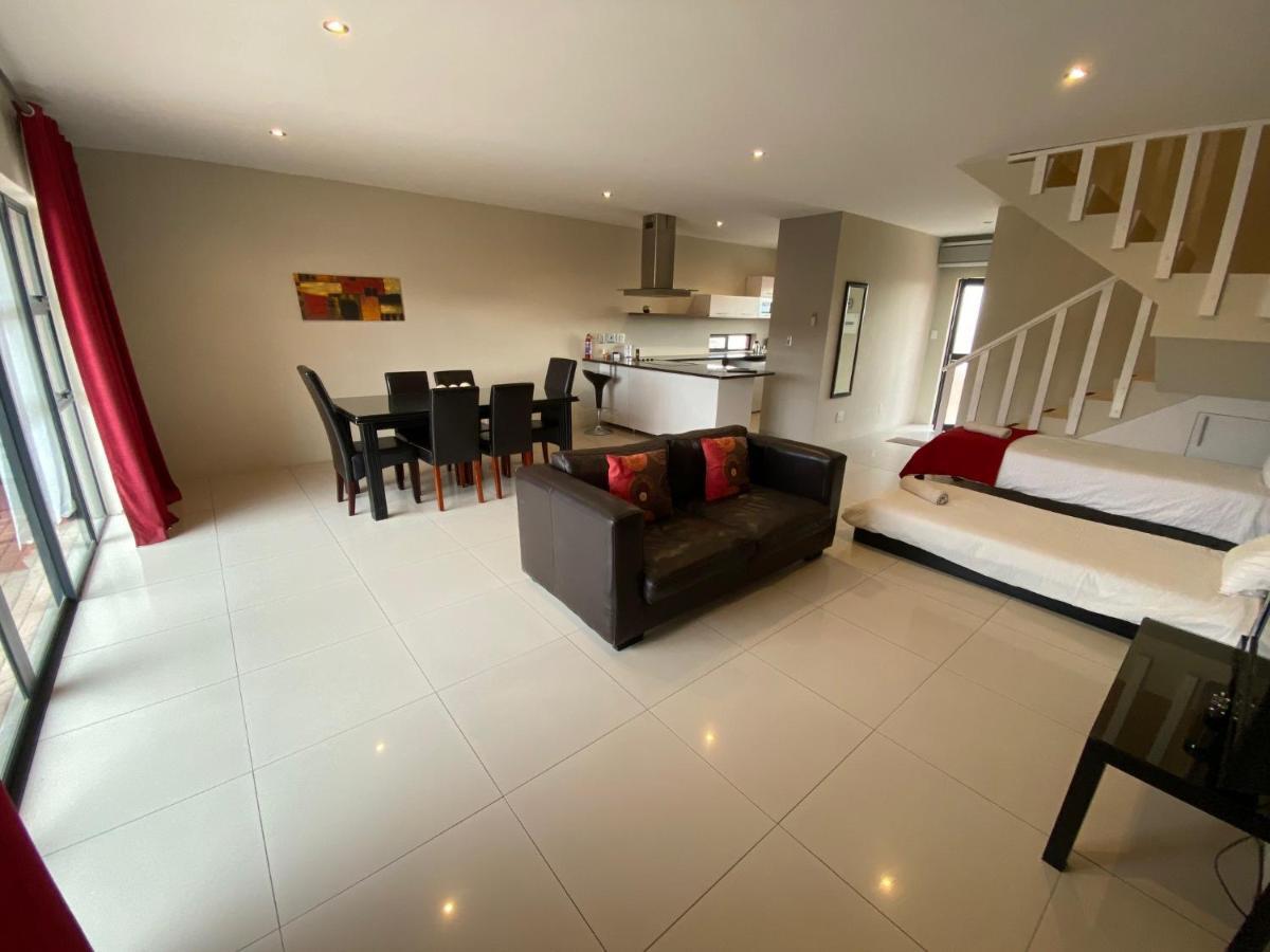 Haus Holzapfel Hotel Beaufort West Luaran gambar