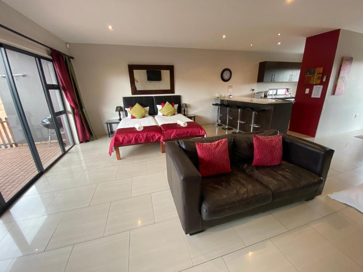 Haus Holzapfel Hotel Beaufort West Luaran gambar